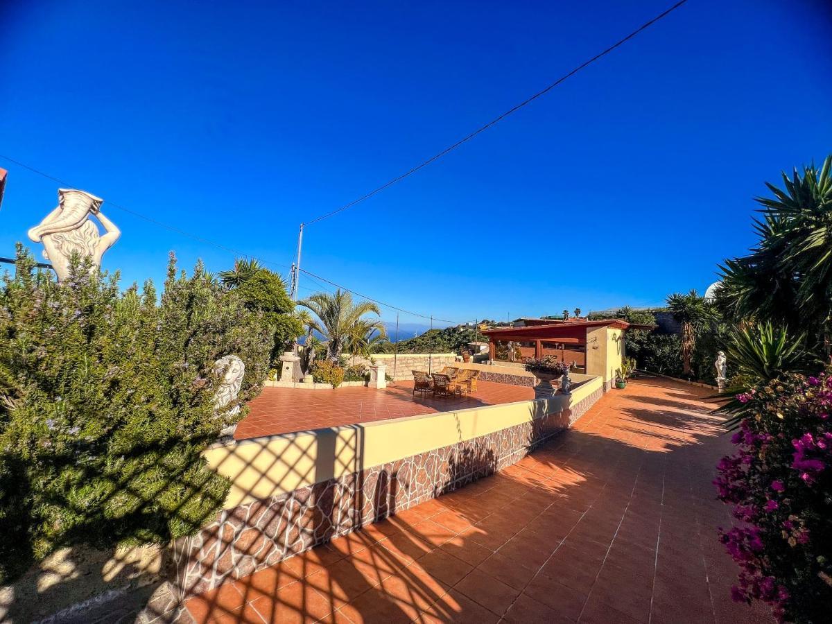 Вилла Exquisite Rural House With Garden, Pool And Sea Views Арико-Вьехо Экстерьер фото