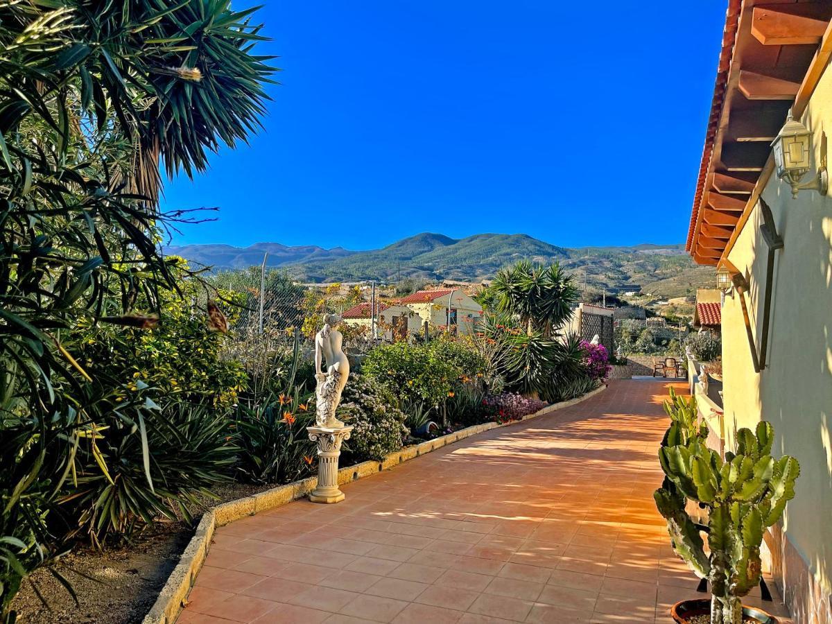 Вилла Exquisite Rural House With Garden, Pool And Sea Views Арико-Вьехо Экстерьер фото